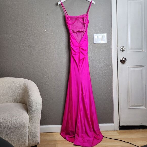 La Femme Hot Pink Ruched Scoop Modest Prom Sheath Dress - Picture 4 of 12